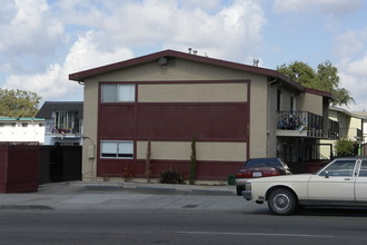 2309 98th Ave in Oakland, CA - Foto de edificio - Building Photo