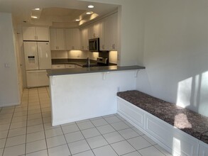 8613 Via Mallorca in San Diego, CA - Building Photo - Building Photo