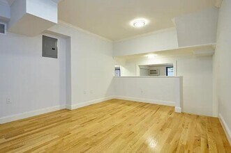 210-220 E 22nd St in New York, NY - Building Photo - Building Photo