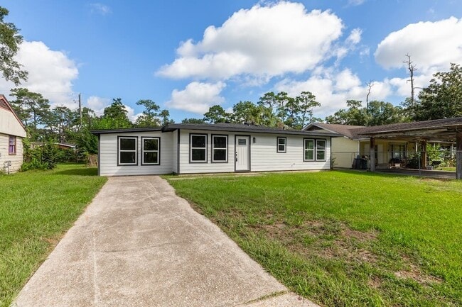 5260 Landry Ln in Beaumont, TX - Building Photo - Building Photo