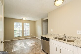 8495 N Pond Dr in Riverdale, GA - Building Photo - Building Photo