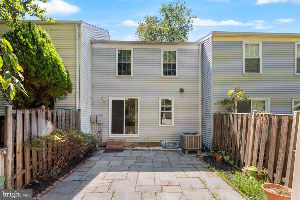 10603 Tuppence Ct in Rockville, MD - Building Photo