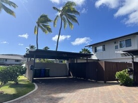 121 Koko Isle Cir in Honolulu, HI - Building Photo