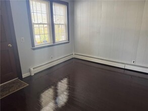 19 Whipple Ave in Smithfield, RI - Building Photo - Building Photo