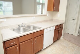 Traditions at Burns Harbor Apartment Homes in Burns Harbor, IN - Building Photo - Building Photo