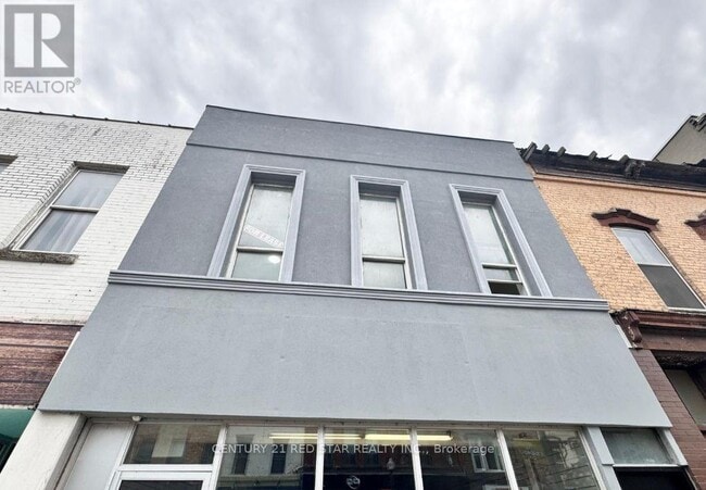 property at 368-368 Dundas St