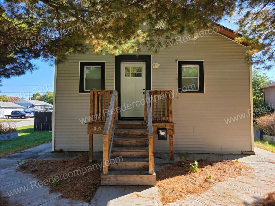 7005 Harrison Ave in Hammond, IN - Building Photo