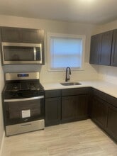 175 South St in Eatontown, NJ - Foto de edificio - Building Photo