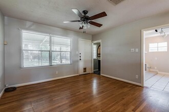 1439 Richelieu Ln in Houston, TX - Building Photo - Building Photo