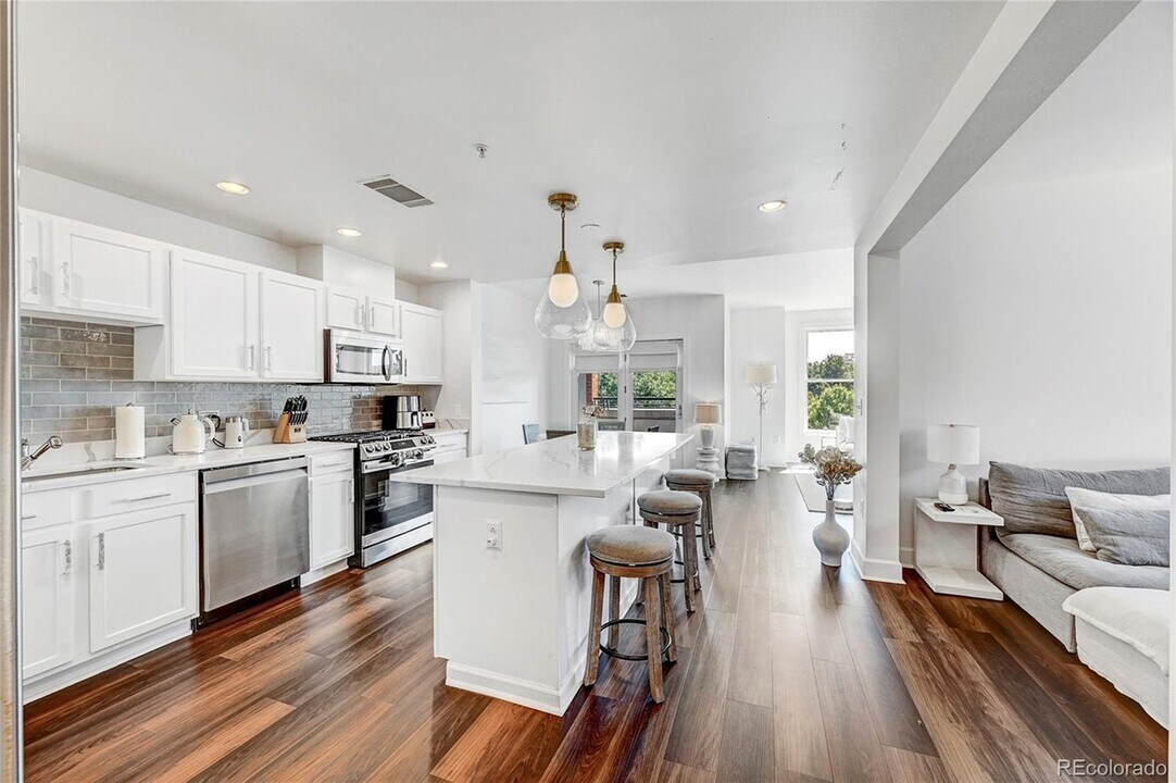 1631 N Emerson St, Unit 403 in Denver, CO - Building Photo