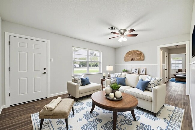 2331 32nd Ave N in Texas City, TX - Building Photo - Building Photo