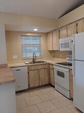 3320 Barnsdale Dr, Unit B in Largo, FL - Building Photo - Building Photo