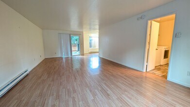 12601 SE 30th St in Bellevue, WA - Building Photo - Building Photo