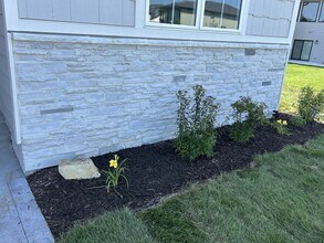 782 NE 71st St in Pleasant Hill, IA - Building Photo - Building Photo