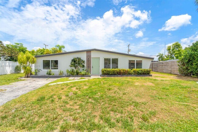 6117 NW 9th St in Margate, FL - Building Photo - Building Photo