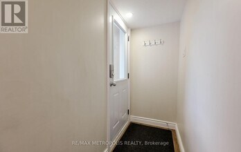 2699 Sherhill Dr in Mississauga, ON - Building Photo - Building Photo