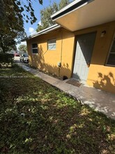 5240 SW 40th Terrace in Davie, FL - Building Photo - Building Photo