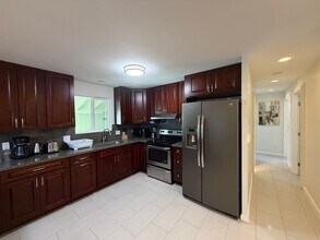 3346 Kanaina Ave in Honolulu, HI - Building Photo - Building Photo
