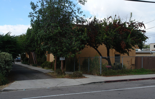 Spring Valley Apartments in Spring Valley, CA - Building Photo - Building Photo