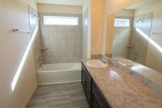 4027 Silver Ranch Rd in Houston, TX - Building Photo - Building Photo