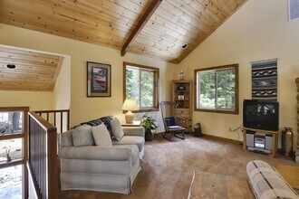 397 Woodacre Ct in Tahoe City, CA - Building Photo - Building Photo