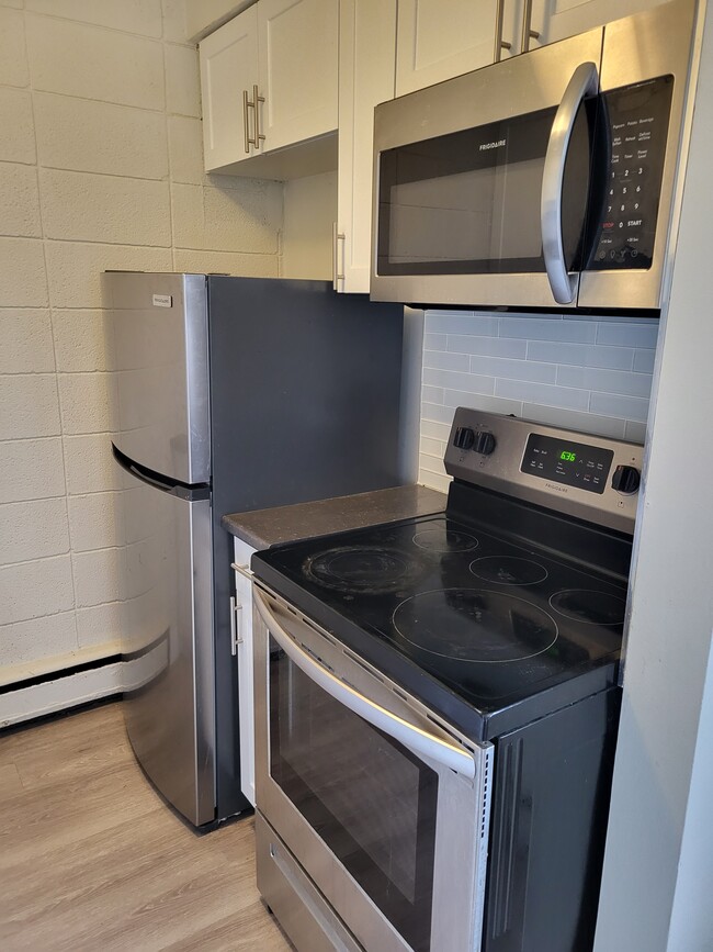 property at 21 Stirling Ave S