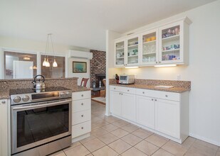 79 Surf Dr in Amagansett, NY - Building Photo - Building Photo