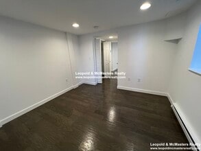 112 Queensberry St, Unit A in Boston, MA - Building Photo - Building Photo