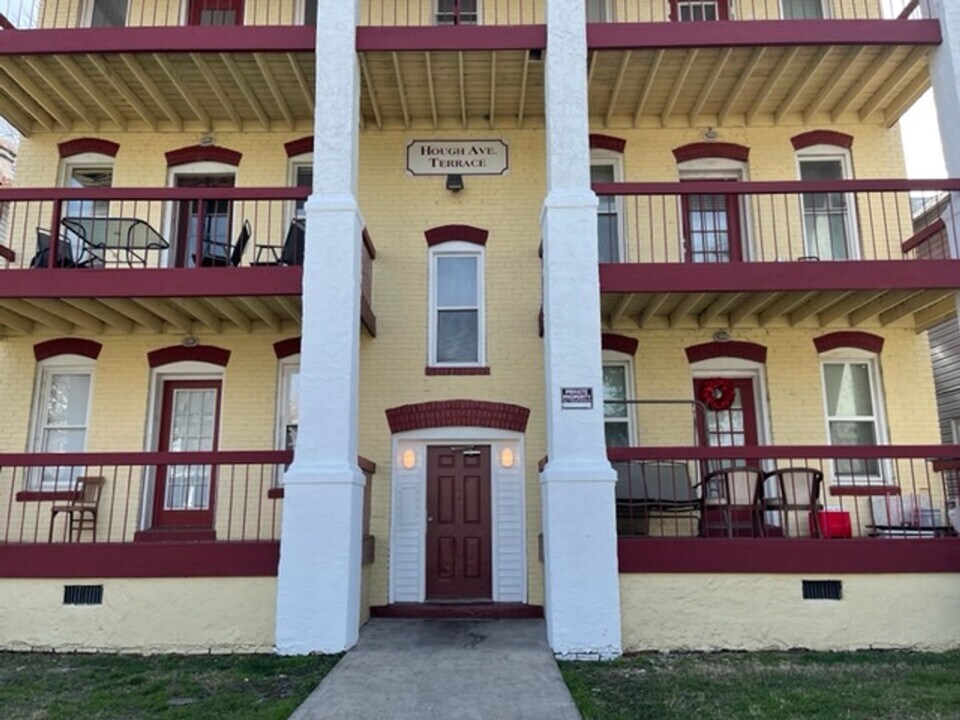 131 Hough Ave in Norfolk, VA - Building Photo