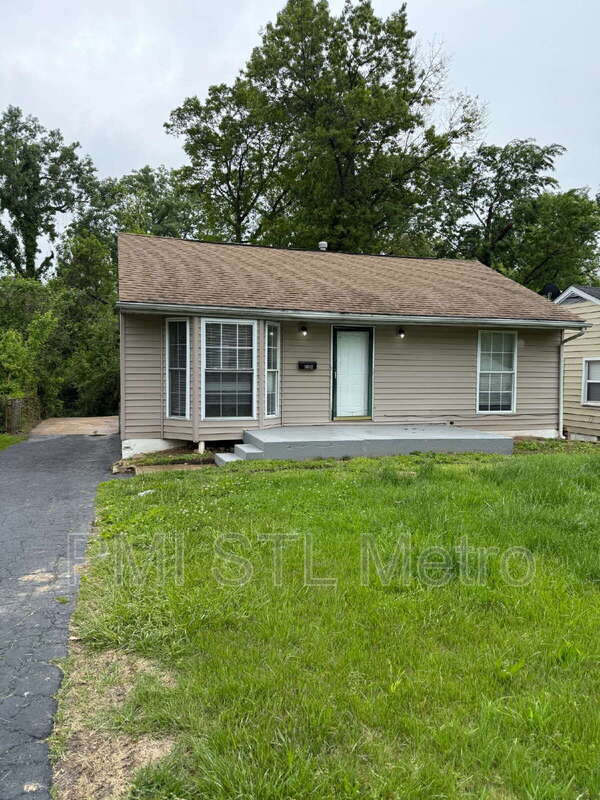 property at 10342 Ross Cir
