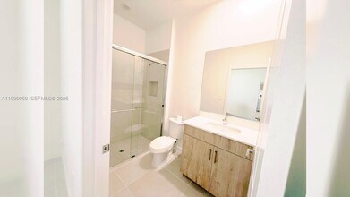 627 NE 1st Ave in Florida City, FL - Building Photo - Building Photo