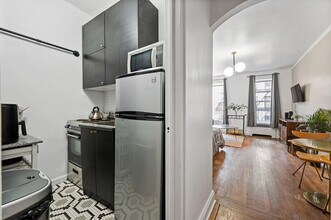 951 1st Ave in New York, NY - Building Photo - Building Photo