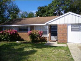 40 Bishop Ave NW in Fort Walton Beach, FL - Building Photo