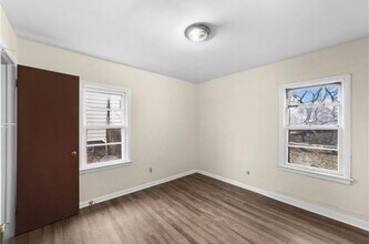 1386 E 185th St in Cleveland, OH - Building Photo - Building Photo