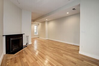 1421 Girard St NW, Unit 2 in Washington, DC - Foto de edificio - Building Photo