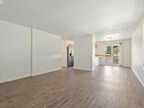 4140 NE 8th St in Gresham, OR - Building Photo - Building Photo