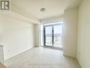 8960 Jane St in Vaughan, ON - Building Photo - Building Photo