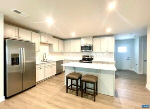 5127 LAZY BRANCH Ln in Keswick, VA - Building Photo - Building Photo