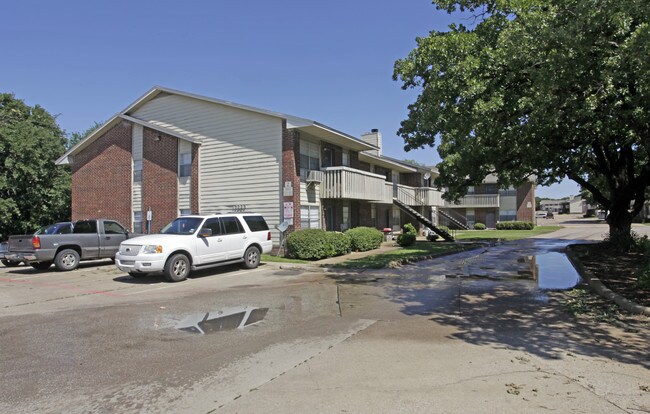 Quail Village I And II in Mesquite, TX - Building Photo - Building Photo