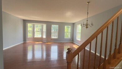115 Barr Ln in Monroe, NY - Building Photo - Building Photo