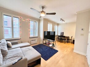 1 Cypress Rd, Unit 101 in Boston, MA - Foto de edificio - Building Photo