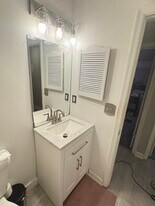 414 Delaware Ave, Unit 218 in Norfolk, VA - Building Photo