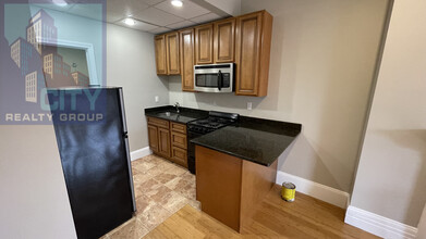 250 Newbury St, Unit 2R in Boston, MA - Building Photo - Building Photo