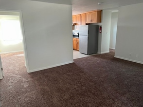 26596 Chisholm Ct, Unit 2 in Hayward, CA - Foto de edificio - Building Photo
