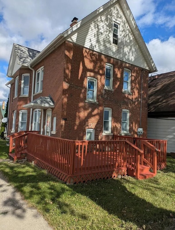 property at 729 Montana Ave