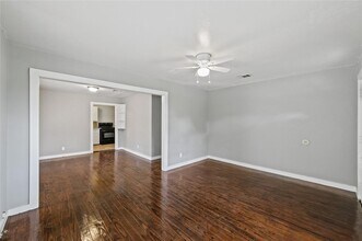 4125 Dockrell St in Dickinson, TX - Building Photo - Building Photo