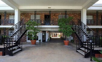 6125 E Wonsley Dr in Austin, TX - Building Photo