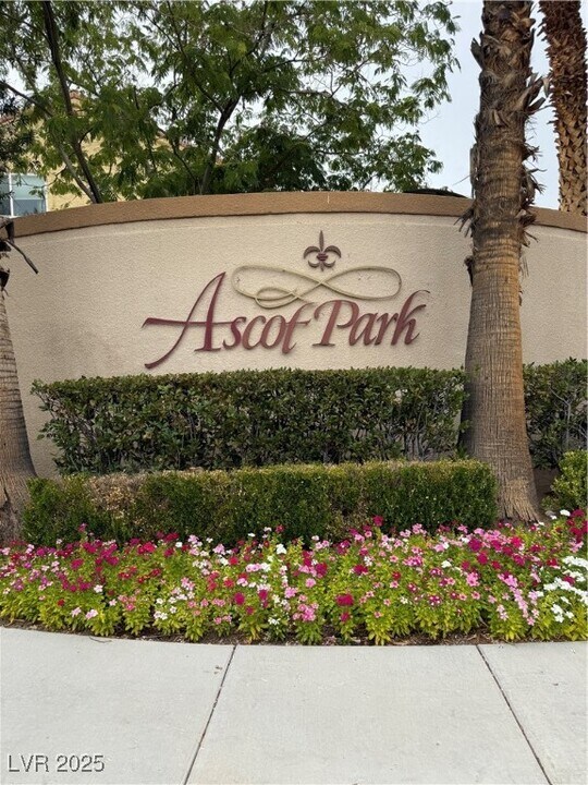 9728 Trail Rider Dr in Las Vegas, NV - Building Photo
