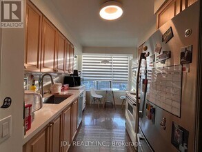 238 Doris Ave in Toronto, ON - Building Photo - Building Photo