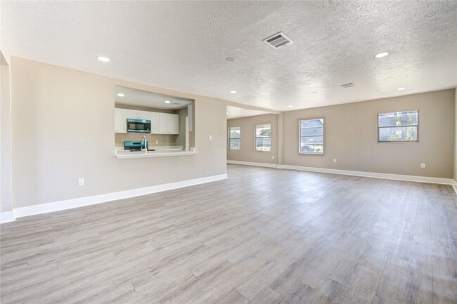 3020 2nd Ave N in Texas City, TX - Building Photo - Building Photo